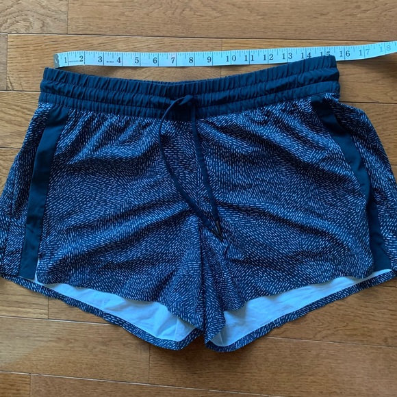 💙ATHLETA HIGH RISE BAJA SHORTS-NAVY BLUE/WHITE 💙 - Picture 6 of 9